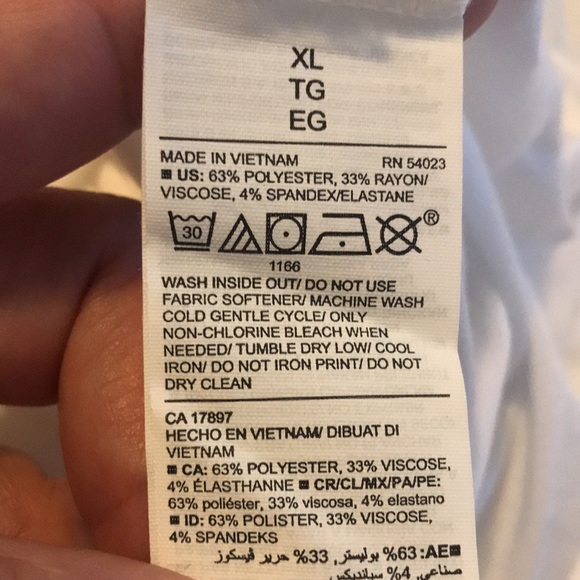 Old Navy Athletic tee Size XL - Picture 8 of 8